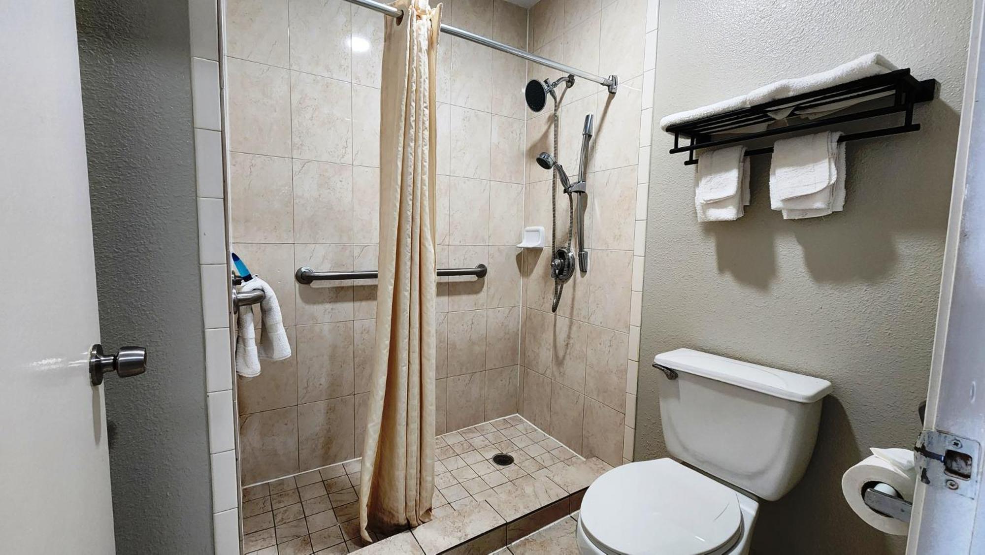 Scottish Inn & Suites Wharton المظهر الخارجي الصورة