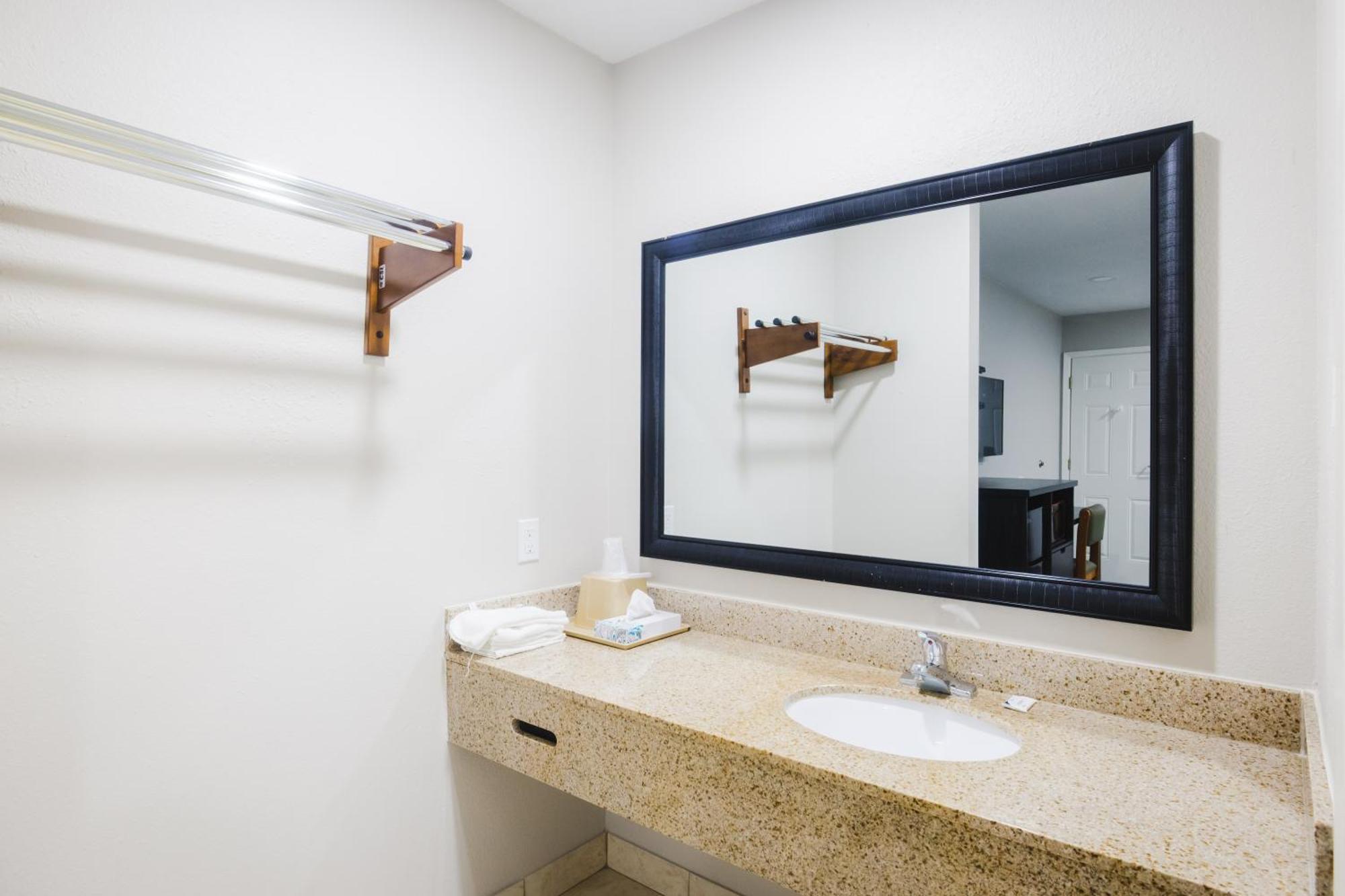 Scottish Inn & Suites Wharton المظهر الخارجي الصورة