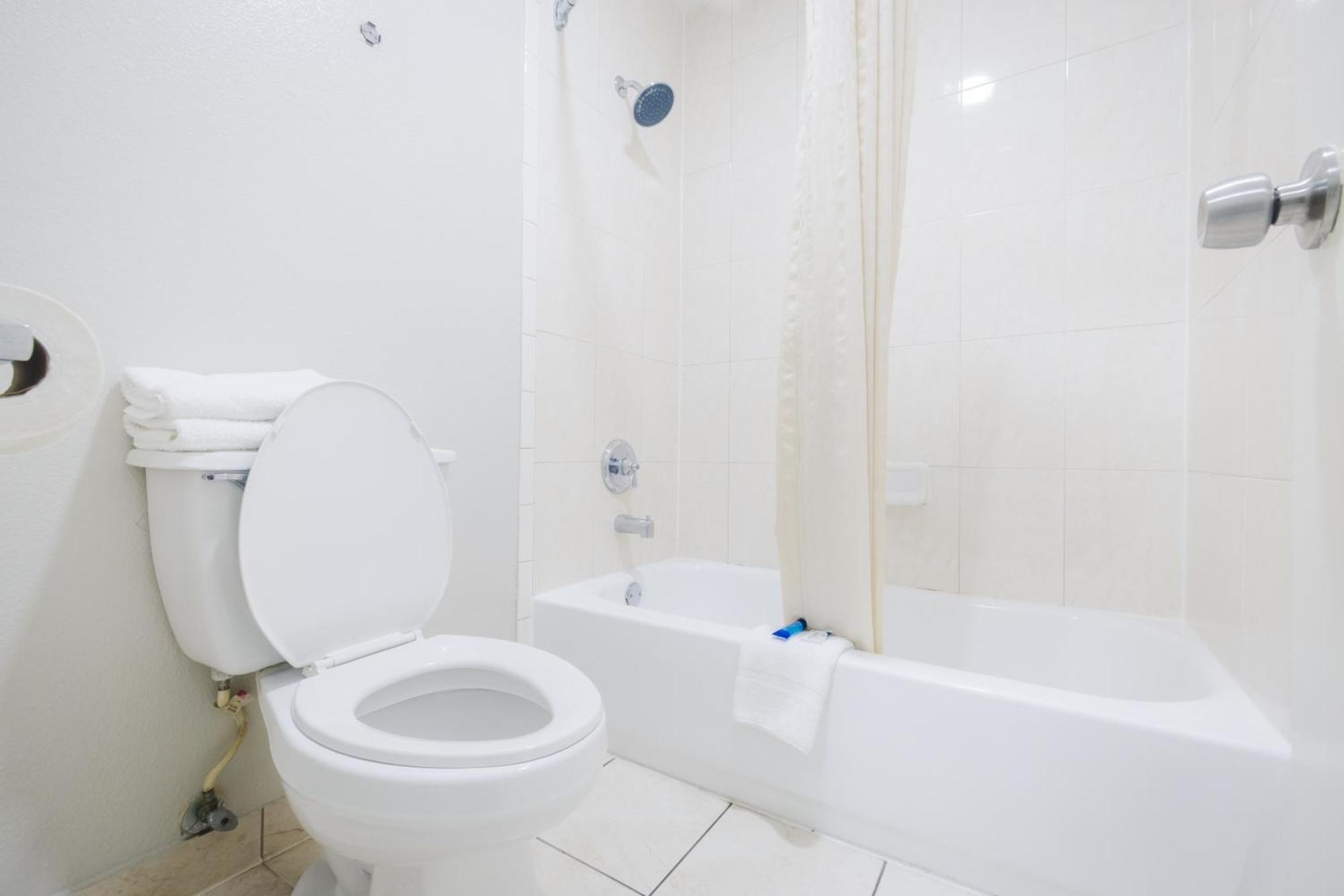 Scottish Inn & Suites Wharton المظهر الخارجي الصورة